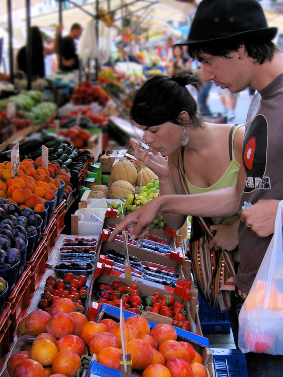 shopping for fruits and vegetables in Italy
